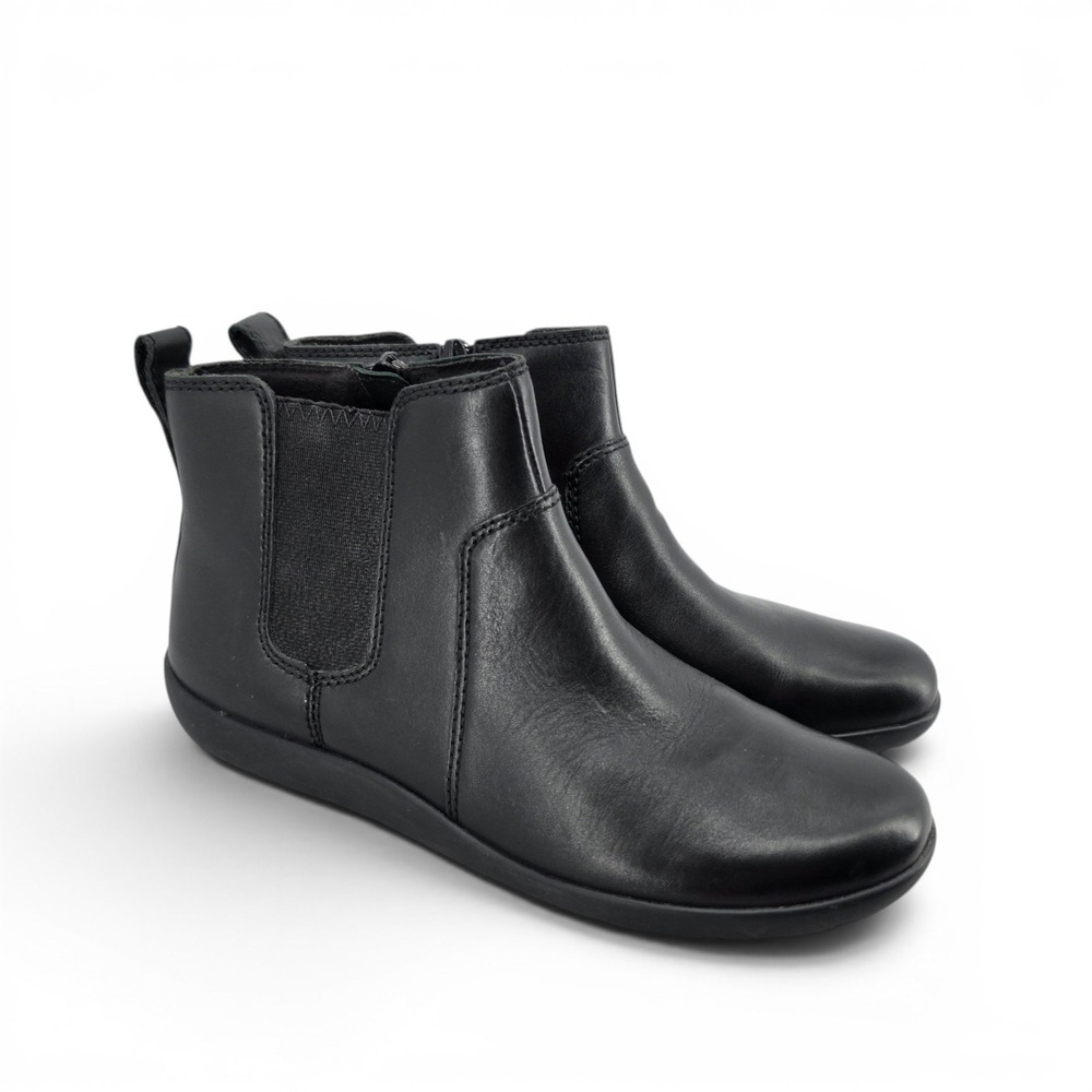 Clarks Medora Grace Chelsea Ankle Boots Women 7.5 Black Leather Cushion Soft EUC